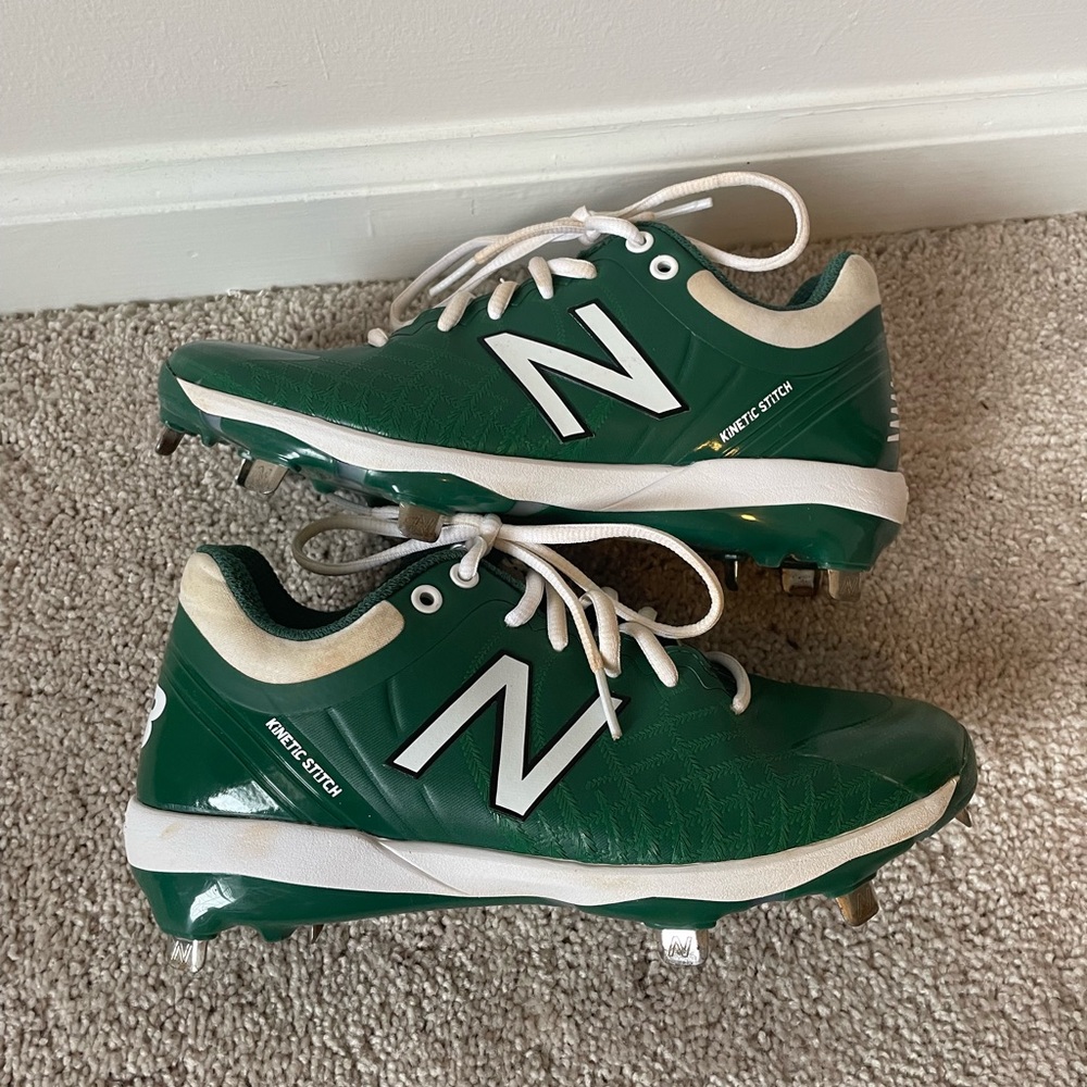 New Balance Kinetic Stretch Metal Cleats